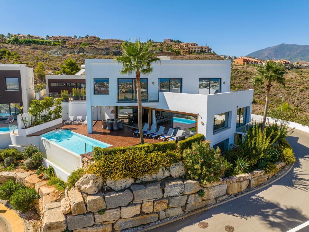 Villa Paraiso: Luxury Sea View Resort with Infinity Pool and Golf Estepona Exterior photo